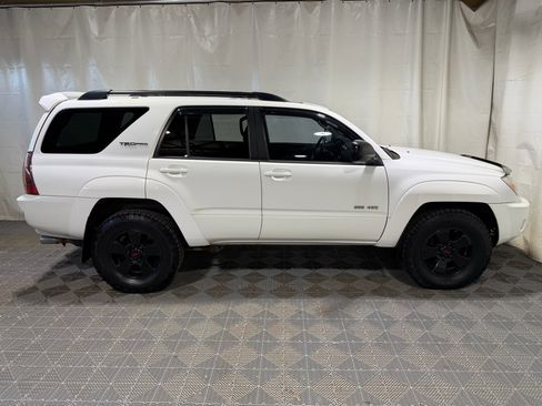 Used 2005 Toyota 4Runner SR5 image 9