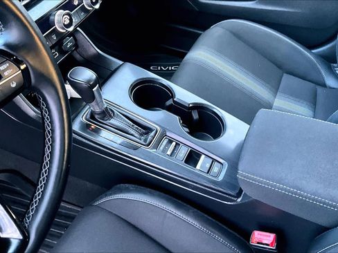 Used 2023 Honda Civic Sport image 15