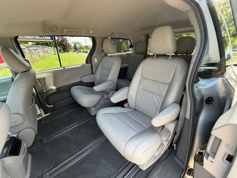Used 2016 Toyota Sienna XLE w/ Protection Package AWD/4WD image 19