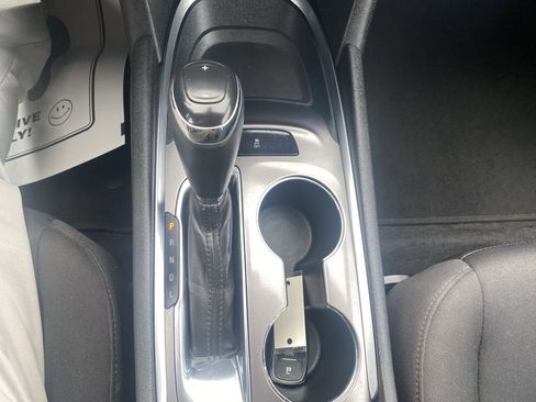 Used 2020 Chevrolet Malibu LT image 16