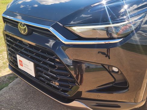Used 2024 Toyota Grand Highlander FWD image 10