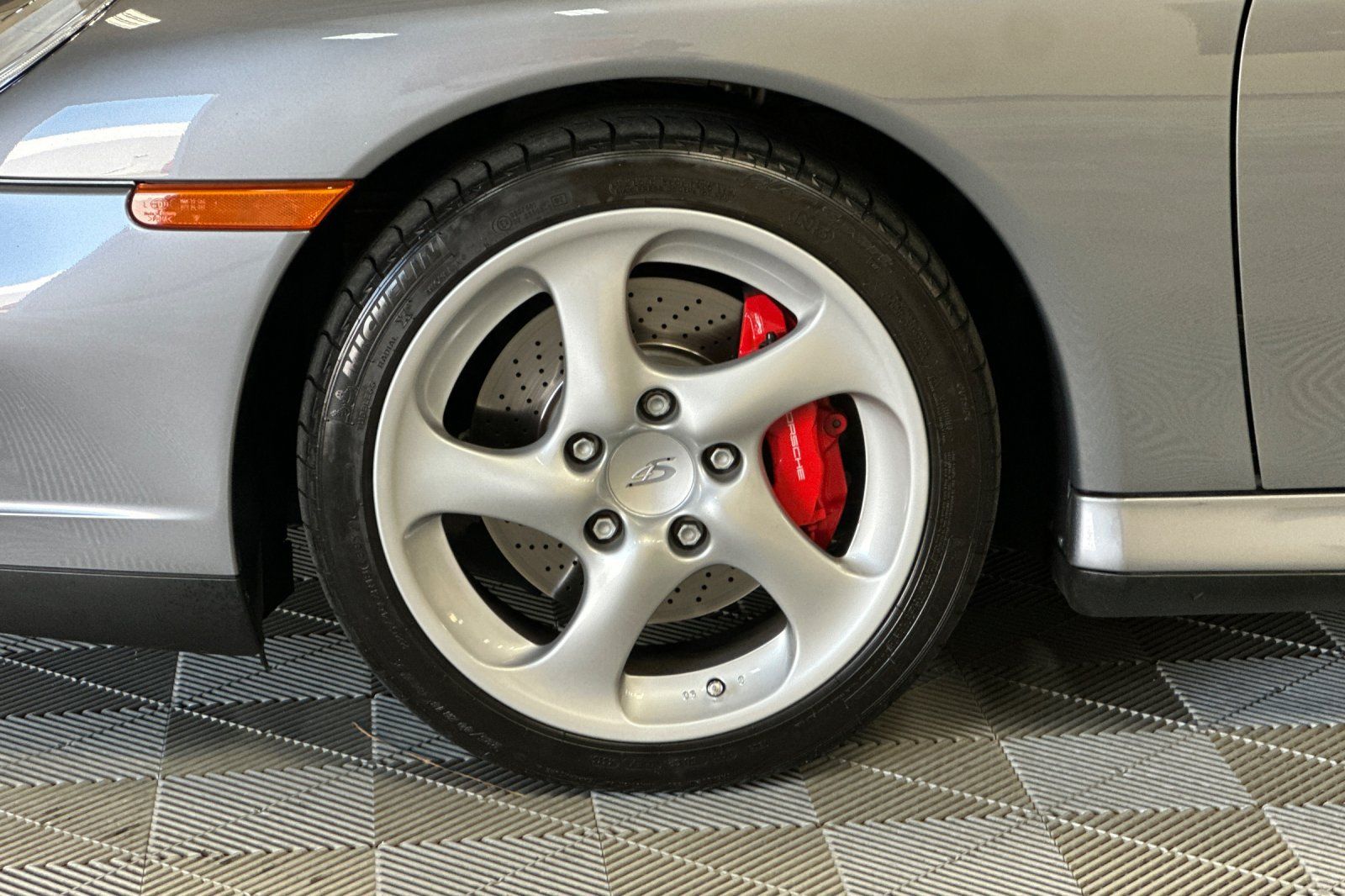 Used 2004 Porsche 911 Carrera RWD image 38