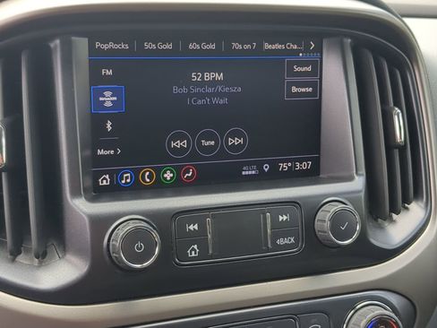 Used 2022 Chevrolet Colorado Z71 AWD/4WD image 23