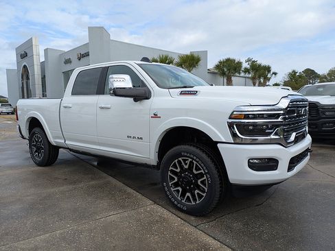 New 2026 RAM 2500 Limited AWD/4WD image 2