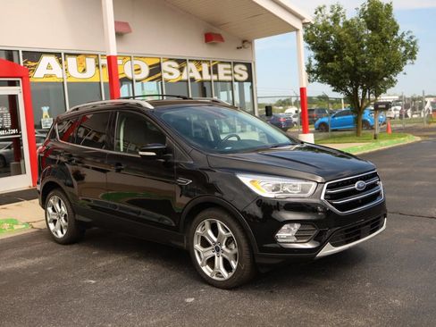 Used 2018 Ford Escape Titanium w/ Ford Safe & Smart Package FWD image 3