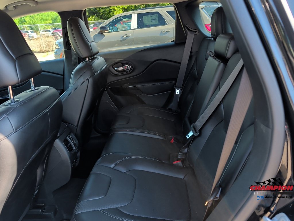 Used 2023 Jeep Cherokee Altitude Lux AWD/4WD image 19