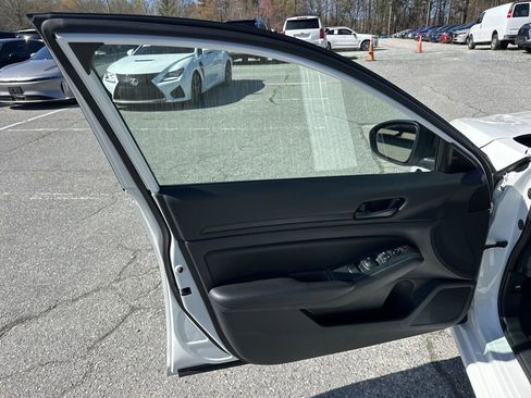 Used 2024 Nissan Altima 2.5 S image 21