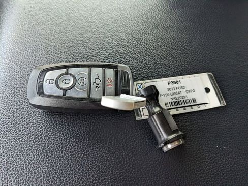 Used 2022 Ford F150 Lariat w/ FX4 Off-Road Package AWD/4WD image 35