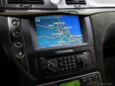 Used 2015 Maserati GranTurismo Sport image 23