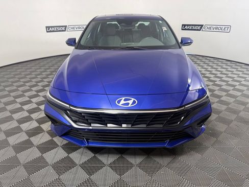 Used 2025 Hyundai Elantra SEL FWD image 9
