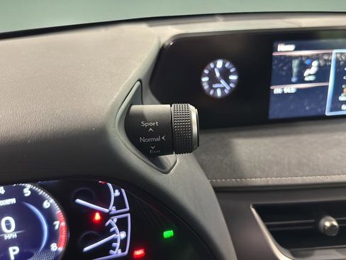 Used 2019 Lexus UX 200 F Sport FWD image 22
