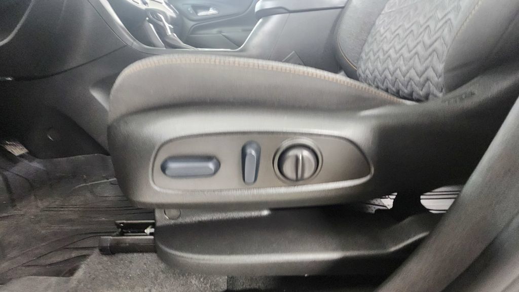 Used 2022 Chevrolet Equinox LT AWD/4WD image 11