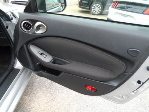 Used 2013 Nissan 370Z Roadster RWD image 10