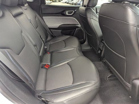 Used 2024 Jeep Compass Latitude image 13