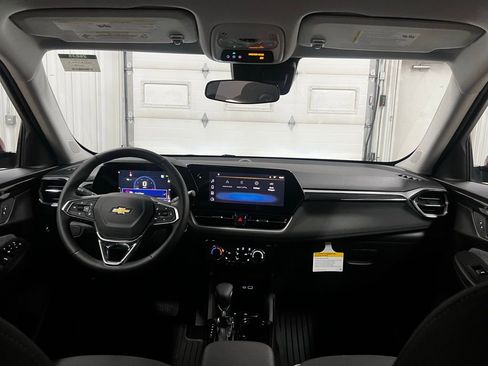 New 2026 Chevrolet TrailBlazer LT w/ LT Cold Weather Package FWD image 32