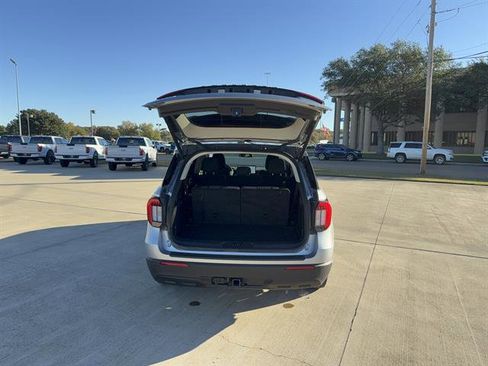 Used 2025 Ford Explorer Active image 6