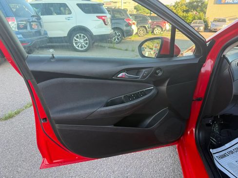 Used 2017 Chevrolet Cruze LT w/ Convenience Package FWD image 12