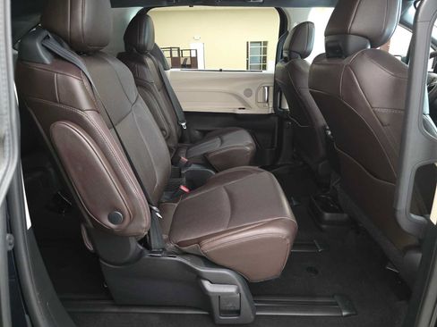 Certified 2021 Toyota Sienna Platinum AWD/4WD image 27