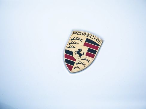Certified 2023 Porsche Macan AWD/4WD image 25