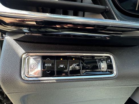 Used 2024 Buick Envision Preferred AWD/4WD image 23