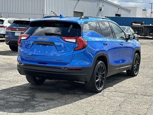 Used 2024 GMC Terrain SLT w/ Elevation Edition image 4