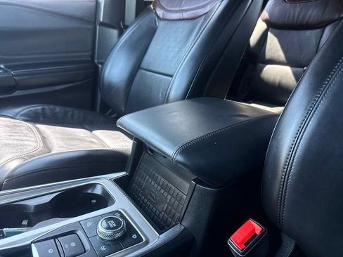 Used 2020 Ford Explorer Platinum w/ Premium Technology Package AWD/4WD image 24