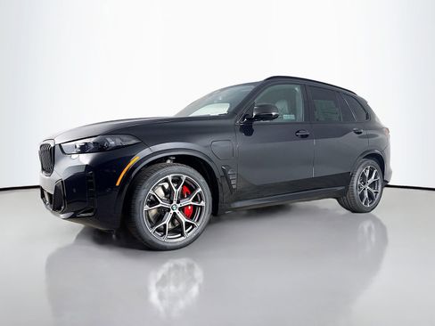 New 2026 BMW X5 xDrive50e w/ M Sport Package image 3