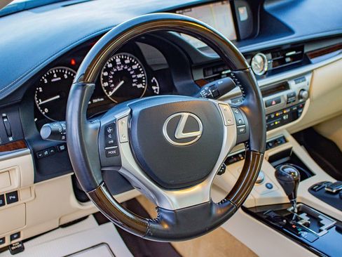 Used 2015 Lexus ES 350 image 19