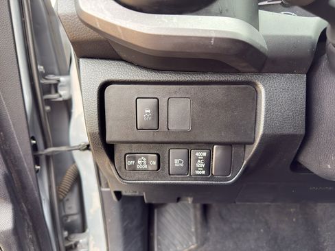 Used 2021 Toyota Tacoma TRD Sport w/ Technology Package RWD image 15