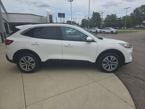 Used 2022 Ford Escape SEL w/ Technology Package AWD/4WD image 2