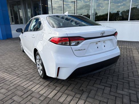 Used 2024 Toyota Corolla LE FWD image 3