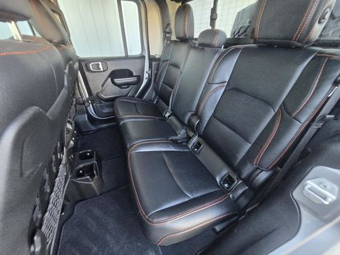 Used 2021 Jeep Gladiator Mojave AWD/4WD image 8