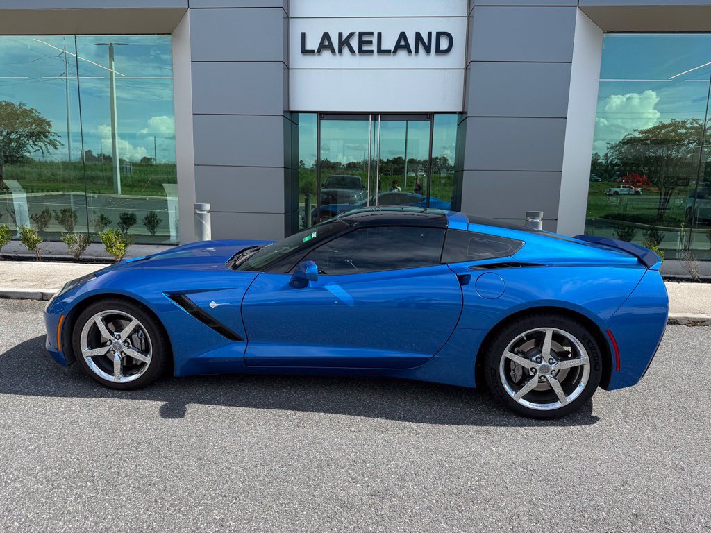 Used 2014 Chevrolet Corvette Stingray Coupe w/ 2LT Preferred Equipment Group RWD image 2