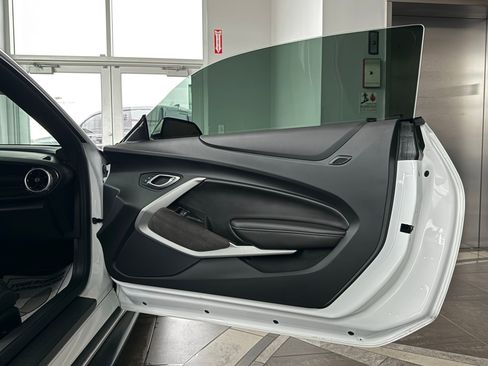 Used 2018 Chevrolet Camaro SS image 22