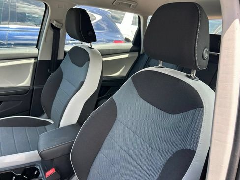 Certified 2025 Volkswagen Taos S FWD image 20