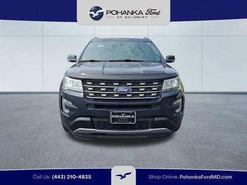 Used 2017 Ford Explorer XLT w/ Equipment Group 202A AWD/4WD image 2