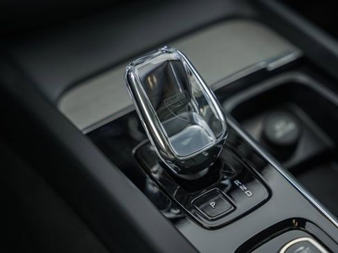 Used 2024 Volvo V60 B5 Cross Country Ultimate w/ Protection Package Premier image 24