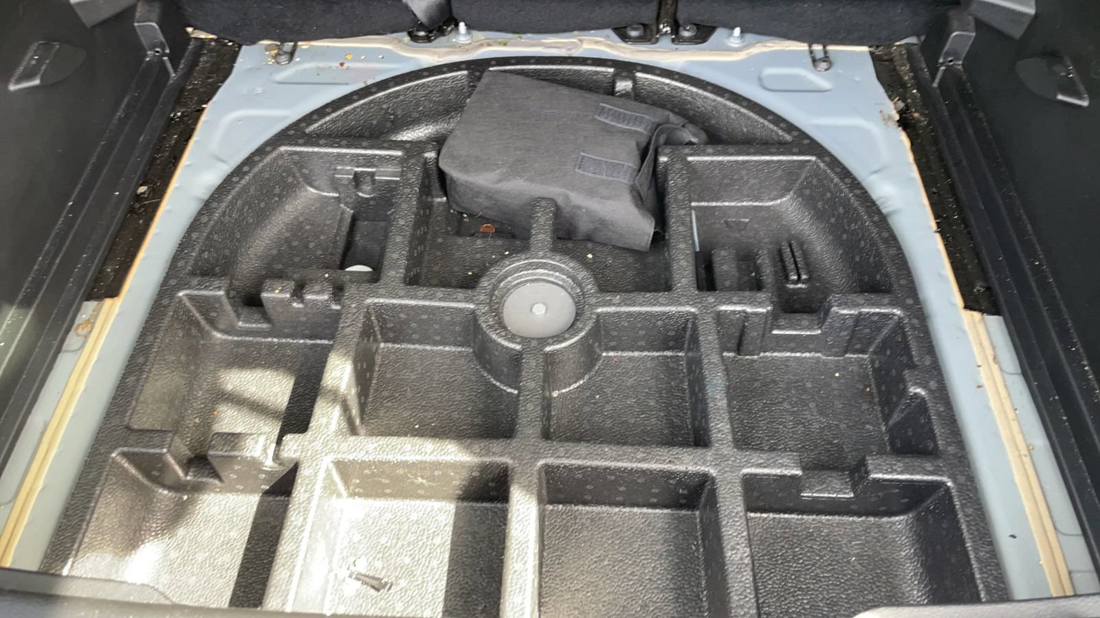Used 2022 Jeep Renegade Latitude AWD/4WD image 36