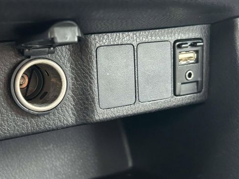 Used 2017 Toyota Corolla LE image 24