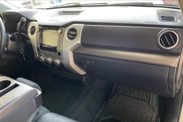 Used 2021 Toyota Tundra SR5 AWD/4WD image 10