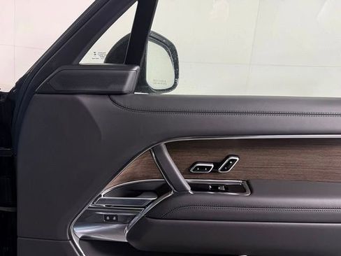 New 2026 Land Rover Range Rover SE image 18