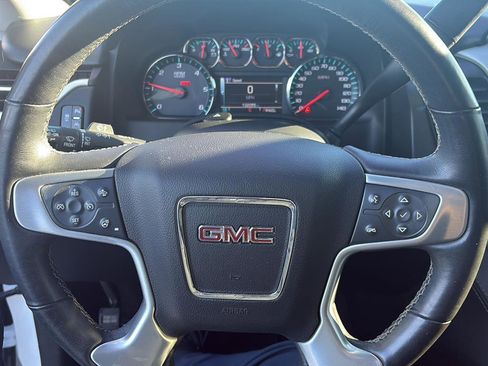 Used 2018 GMC Yukon SLT image 14