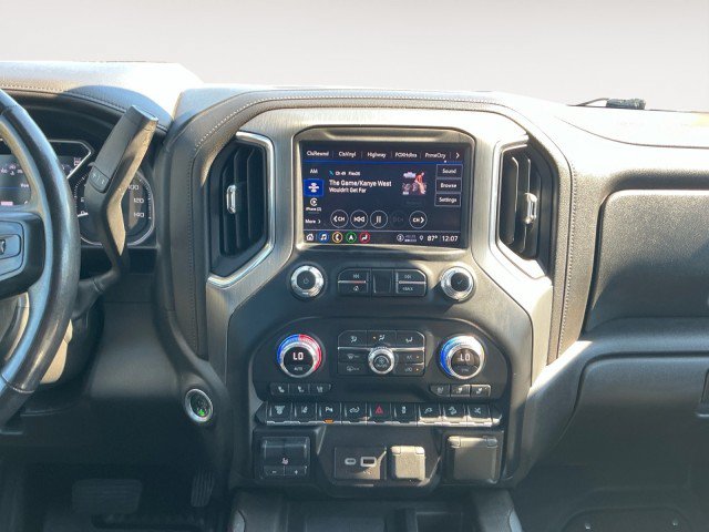 Used 2022 GMC Sierra 2500 Denali w/ Denali Black Diamond Edition AWD/4WD image 8