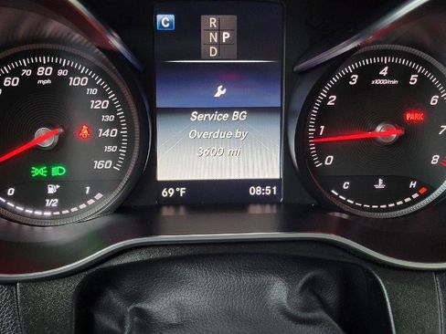 Used 2019 Mercedes-Benz GLC 300 w/ Premium Package image 13