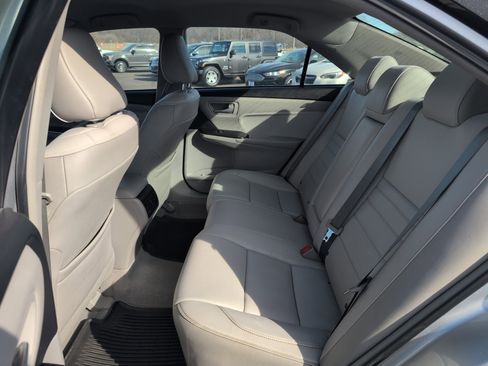 Used 2015 Toyota Camry XLE image 29