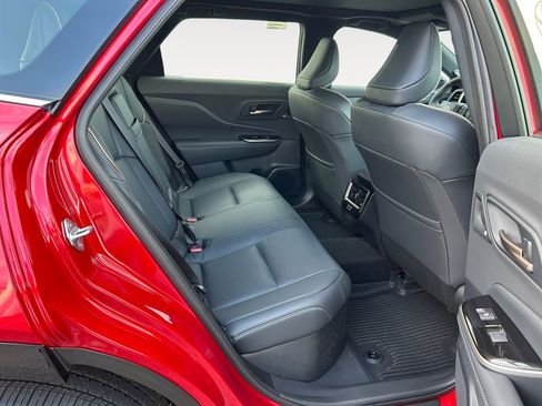 New 2025 Toyota Crown Signia Limited w/ Advanced Technology Package image 11