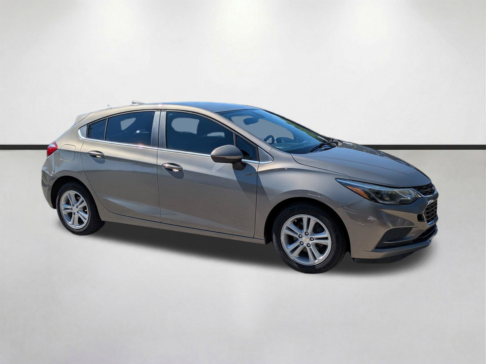Used 2018 Chevrolet Cruze LT w/ Convenience Package FWD image 1