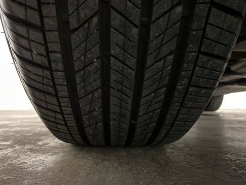 Used 2022 Volkswagen Tiguan SE image 96