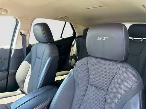 Used 2023 Buick Envision Preferred AWD/4WD image 12