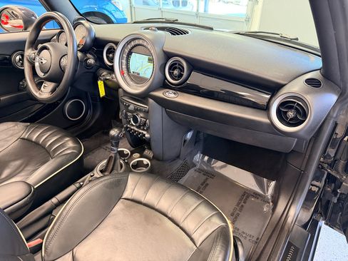 Used 2015 MINI Cooper S image 29